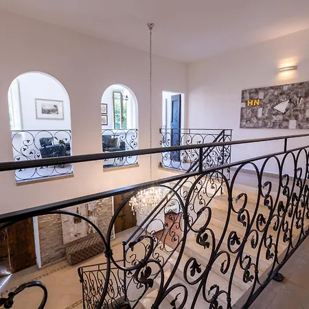 Ginevra - Modern Design & Private Pool Villa Fratte Rosa